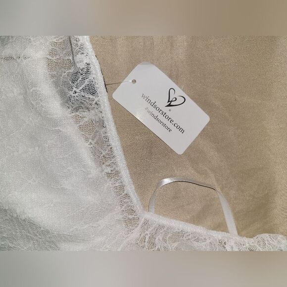 Lace crop top - Picture 4 of 11